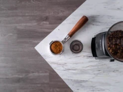 Baratza Encore ESP Coffee And Espresso Grinder - Black 15 Baratza Encore ESP Coffee And Espresso Grinder - Black -Gaggia Store 2022.9.8BlackEncoreESPDosingCup 1 2