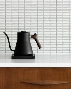 Fellow Stagg EKG 0.9L Kettle - Black And Walnut 8 Fellow Stagg EKG 0.9L Kettle - Black And Walnut -Gaggia Store 3T0B7412 2