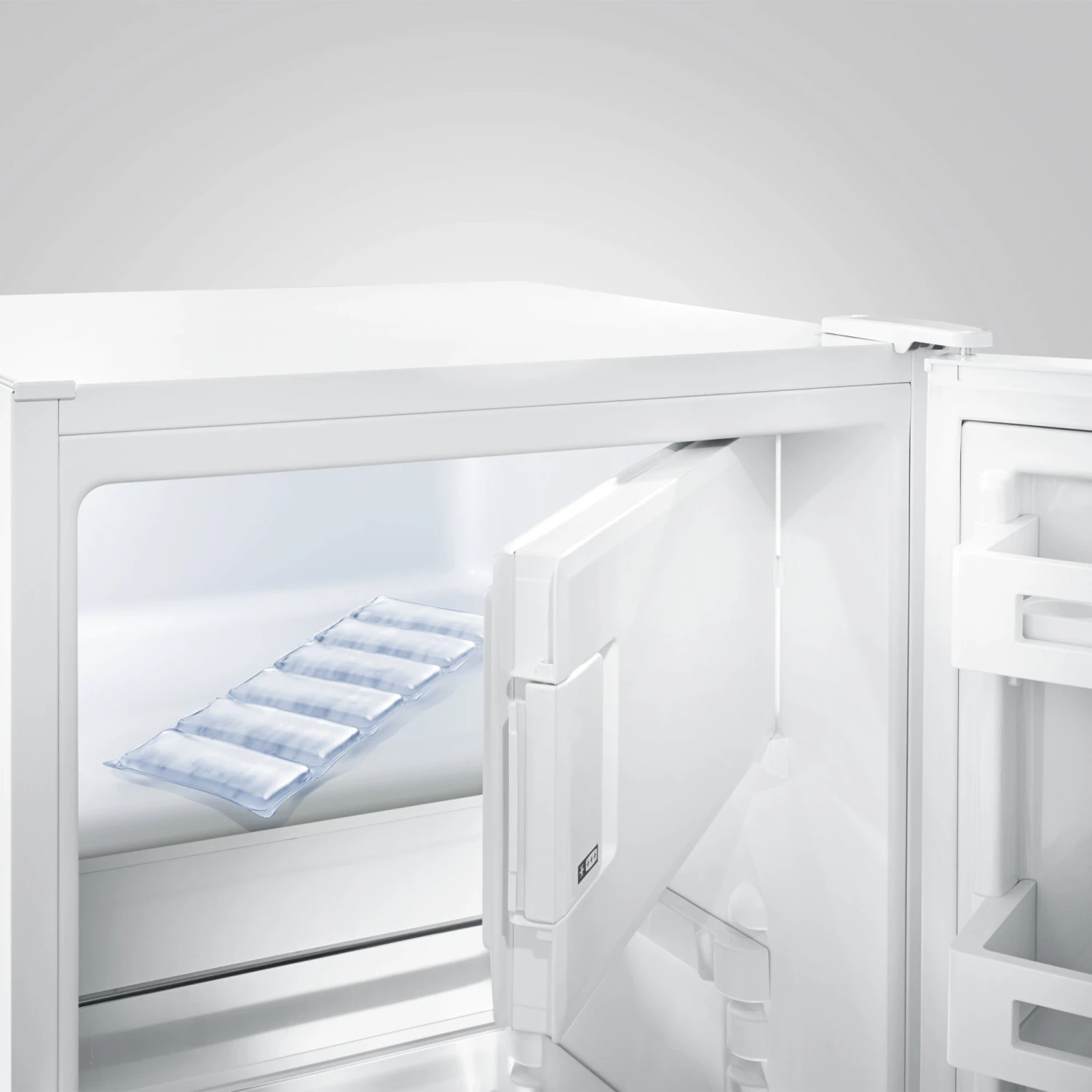 JURA Glacette Milk Cooling Sleeve - White 6 JURA Glacette Milk Cooling Sleeve - White - Image 4