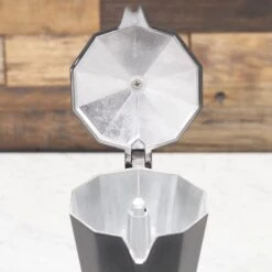 E&B Lab Classic Moka Pot - 6-Cup 16 E&B Lab Classic Moka Pot - 6-Cup -Gaggia Store IMG 4024