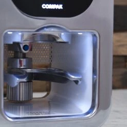 Compak Cube Automatic Tamper 58mm- Glossy White -Gaggia Store IMG 7277 acf27c41 ae75 4a72 9331 d91e83661736