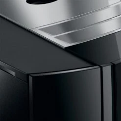 JURA J8 Super-Automatic Espresso Machine - Piano Black 25 JURA J8 Super-Automatic Espresso Machine - Piano Black -Gaggia Store J8 det PB design corner
