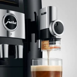 JURA J8 Super-Automatic Espresso Machine - Piano Black 21 JURA J8 Super-Automatic Espresso Machine - Piano Black -Gaggia Store J8 emo det PB SweetFoam PFFF en
