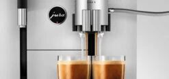 JURA GIGA 6 Espresso Machine -Gaggia Store Jura Giga6 2CLMilkCoffeePrep 686x321 cdacf63e 7c7f 4908 ae3e 7ddfdeffdeaf