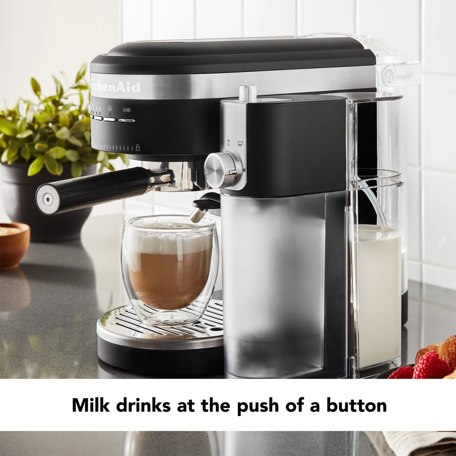 KitchenAid® Automatic Milk Frother Attachment - Onyx Black 7 KitchenAid® Automatic Milk Frother Attachment - Onyx Black - Image 5