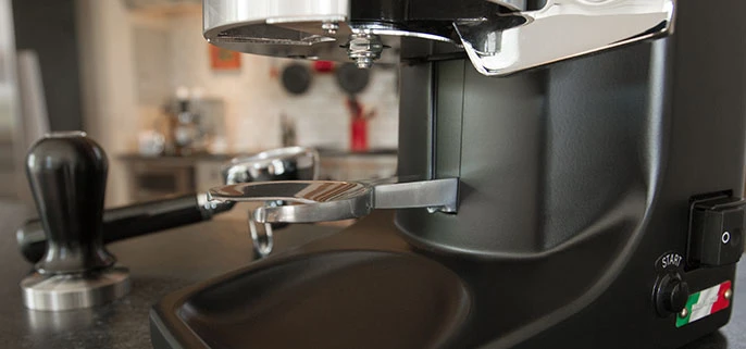 Quamar M80 Dosing Espresso Grinder With Timer In Black 6 Quamar M80 Dosing Espresso Grinder With Timer In Black - Image 4